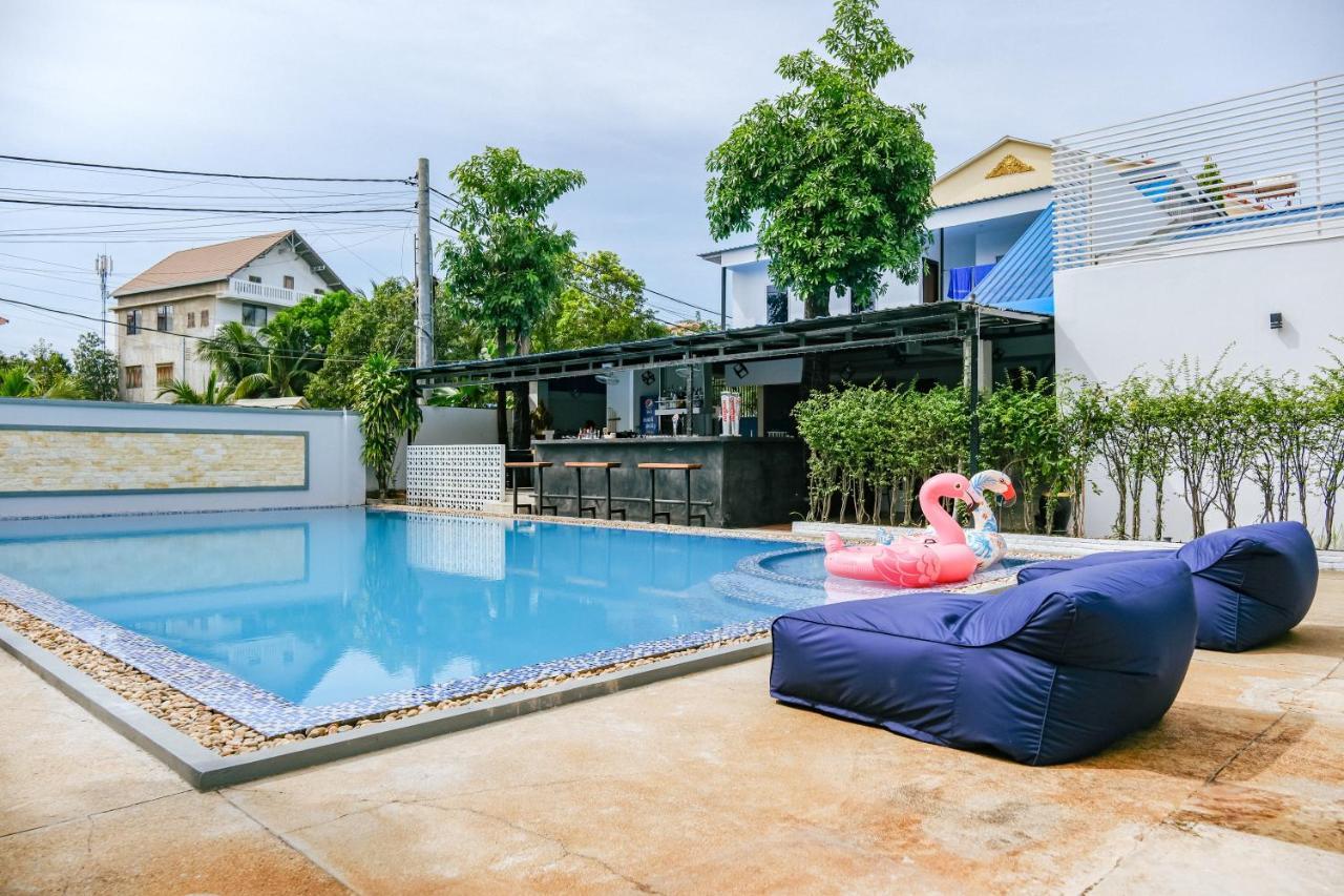 Queentown Hostel Siem Reap Dış mekan fotoğraf